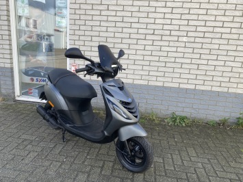 LEUKE PIAGGIO ZIP SP 45KM BROM MAT GREY BJ2019 9000KM