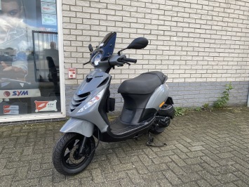GAVE PIAGGIO ZIP SP 45 4-TAKT NARDO GREY BROM BJ2015 10.000KM