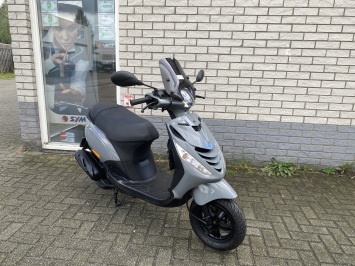 GAVE PIAGGIO ZIP SP 45 4-TAKT NARDO GREY BROM BJ2015 10.000KM