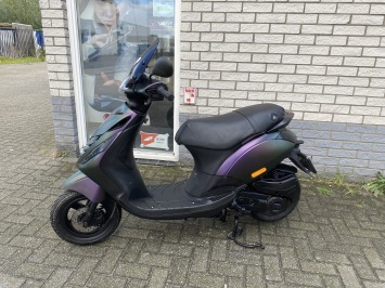 GAVE PIAGGIO ZIP SP 45 4-TAKT MAT DRAGON BROM BJ2015 8.000KM