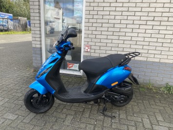 DIKKE PIAGGIO ZIP SP 45KM BROM BMW BLAUW BJ2017 9000KM 