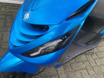 DIKKE PIAGGIO ZIP SP 45KM BROM BMW BLAUW BJ2017 9000KM 