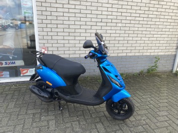 DIKKE PIAGGIO ZIP SP 45KM BROM BMW BLAUW BJ2017 9000KM 