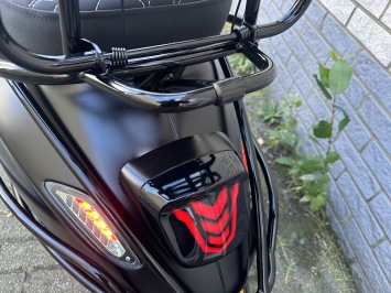 GAVE VESPA SPRINT S 45KM 4-TAKT BROM MAT BLACK 8.000KM BJ2022
