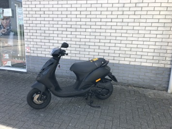 GAVE PIAGGIO ZIP SP 45KM BROM MAT ZWART BJ2018 7000KM