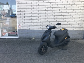 GAVE PIAGGIO ZIP SP 45KM BROM MAT ZWART BJ2018 7000KM