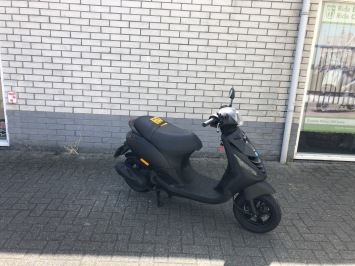 GAVE PIAGGIO ZIP SP 45KM BROM MAT ZWART BJ2018 7000KM