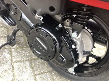 DIKKE NIEUWE VESPA SPRINT S  RED ON BLACK SPECIAL BROM 45KM  0KM  EURO 5