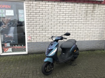 MOOIE PIAGGIO ZIP SP 45KM BROM MAT CAMELEON BJ2013 9000KM