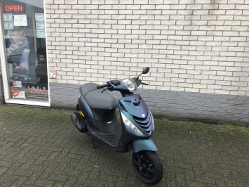 MOOIE PIAGGIO ZIP SP 45KM BROM MAT CAMELEON BJ2013 9000KM