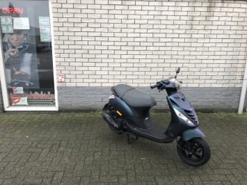 MOOIE PIAGGIO ZIP SP 45KM BROM MAT CAMELEON BJ2013 9000KM