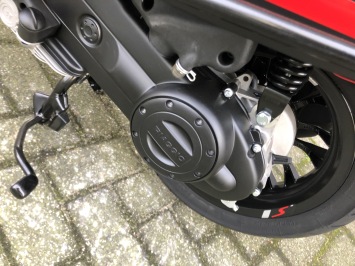 SPECIAL VESPA SPRINT NOTTE BLACK ON BLACK SPECIAL  VOL OPTIES BJ2025 0KM