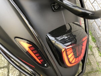 SPECIAL VESPA SPRINT NOTTE BLACK ON BLACK SPECIAL  VOL OPTIES BJ2025 0KM