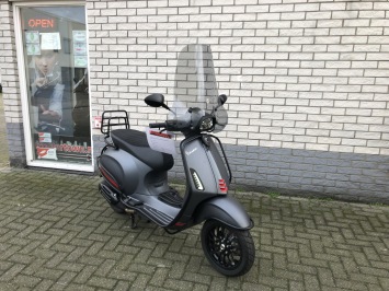 SPECIAL VESPA SPRINT S MAT GREY  SPECIAL VOL OPTIES BJ2023 0KM