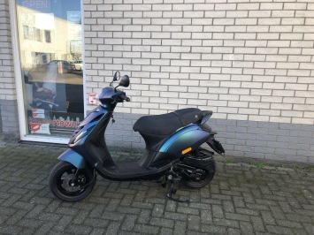 GAVE PIAGGIO ZIP 45KM BROM MAT CAMELEON BJ2015 9000KM