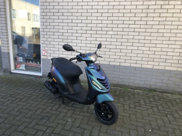 GAVE PIAGGIO ZIP 45KM BROM MAT CAMELEON BJ2015 9000KM