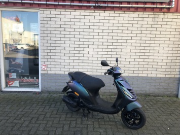 GAVE PIAGGIO ZIP 45KM BROM MAT CAMELEON BJ2015 9000KM