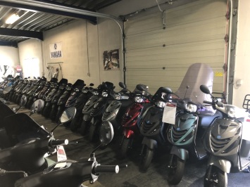 12-03-2025 Volledig nieuwe aanvoer piaggio zip en vespa sprint kom langs