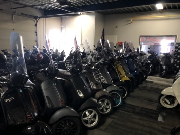12-03-2025 Volledig nieuwe aanvoer piaggio zip en vespa sprint kom langs