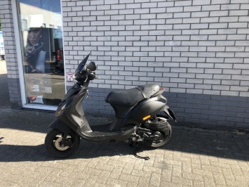 MOOIE PIAGGIO ZIP SP 45KM BROM MAT ZWART BJ2014 9000KM