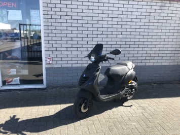 MOOIE PIAGGIO ZIP SP 45KM BROM MAT ZWART BJ2014 9000KM