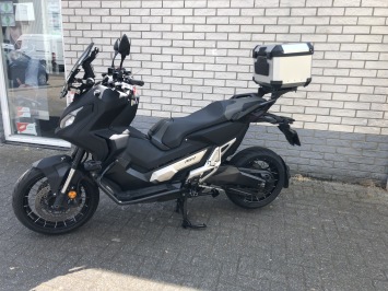 NETTE HONDA X-ADV 750 BJ2019 9024KM MAT BLACK FUL OPTIONS G-KNOP