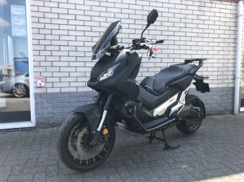 NETTE HONDA X-ADV 750 BJ2019 9024KM MAT BLACK FUL OPTIONS G-KNOP