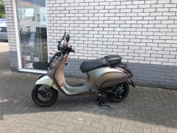 08-06-2025 HEEL VEEL NIEUWE ZIPJES , VESPAS EN ANDERE SCOOTERS STAAT NIET OP DE WEBSITE
