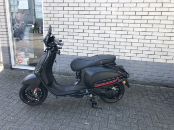 08-06-2025 HEEL VEEL NIEUWE ZIPJES , VESPAS EN ANDERE SCOOTERS STAAT NIET OP DE WEBSITE