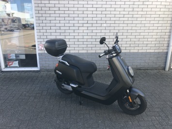 HELE MOOIE NIU N1s Sport , N1S BROM 45KM ELECTRISCHE SCOOTER BJ2019 10.000KM