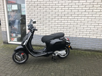 NIEUWE SPECIAL VESPA SPRINT S 45KM BROM EURO 5 BLACK BJ2023 0KM 