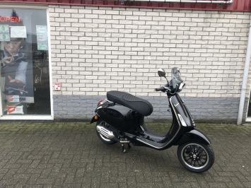 NIEUWE SPECIAL VESPA SPRINT S 45KM BROM EURO 5 BLACK BJ2023 0KM 