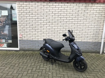 DIKKE PIAGGIO ZIP SP 45KM 4T MIDNIGHT BLEU BJ2017 8000KM