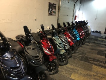 60X PIAGGIO ZIP SP ALLE KLEUREN MATEN SOORTEN 