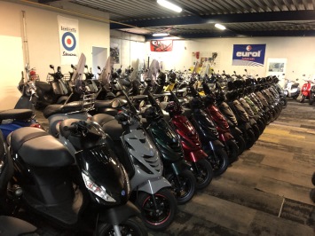 60X PIAGGIO ZIP SP ALLE KLEUREN MATEN SOORTEN 