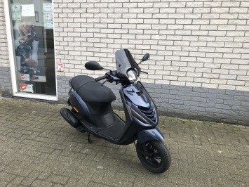 GAVE PIAGGIO ZIP SP 45 4T MIDNIGHT BLEU  BROM  BJ2013 8000KM 