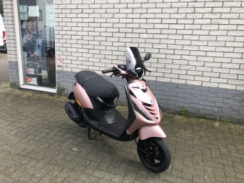  GAVE PIAGGIO ZIP SP 4-TAKT MAT ROSE GOLD BROM BJ2020 7000KM  45km