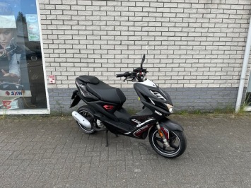DIKKE YAMAHA AEROX R 45KM BROM 2-TAKT MAT BLACK BJ2015 6000KM