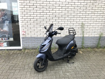 DIKKE PIAGGIO ZIP SP 45KM BROM 4-T MIDNIGHT BLEU BJ2013 12000KM