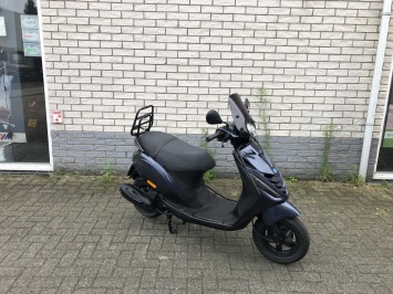 DIKKE PIAGGIO ZIP SP 45KM BROM 4-T MIDNIGHT BLEU BJ2013 12000KM