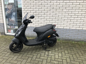 GAVE PIAGGIO ZIP SP 45 4-TAKT MAT BLACK BROM BJ2022 11000KM