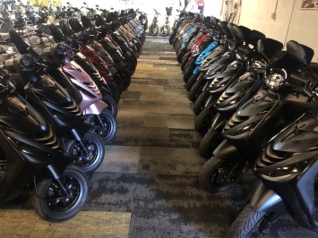 Dagelijks wisselende voorraad piaggio zip en vespa sprint kom langs , Niet alles staat op de website 