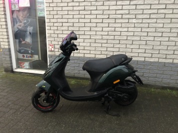 GAVE PIAGGIO ZIP SP 45 BROM 4-TAKT JAGUAR GREEN BJ2020  8.000KM