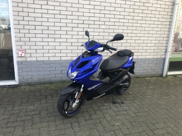 MOOIE YAMAHA AEROX R 45KM BROM 4-TAKT BLAUW BJ2020 