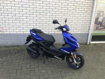 MOOIE YAMAHA AEROX R 45KM BROM 4-TAKT BLAUW BJ2020 