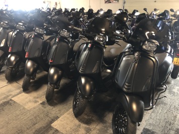 Dagelijks wisselende voorraad piaggio zip en vespa sprint kom langs , Niet alles staat op de website 