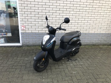 HELE MOOIE SYM MIO BROM 45KM 4-TAKT MAT ZWART BJ2022 9000KM