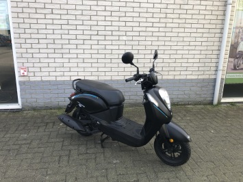 HELE MOOIE SYM MIO BROM 45KM 4-TAKT MAT ZWART BJ2022 9000KM