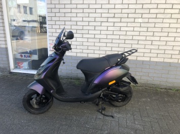 DIKKE PIAGGIO ZIP SP 45KM BROM MAT DRAGON CAMELEON BJ2007 10.000KM