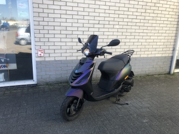 DIKKE PIAGGIO ZIP SP 45KM BROM MAT DRAGON CAMELEON BJ2007 10.000KM